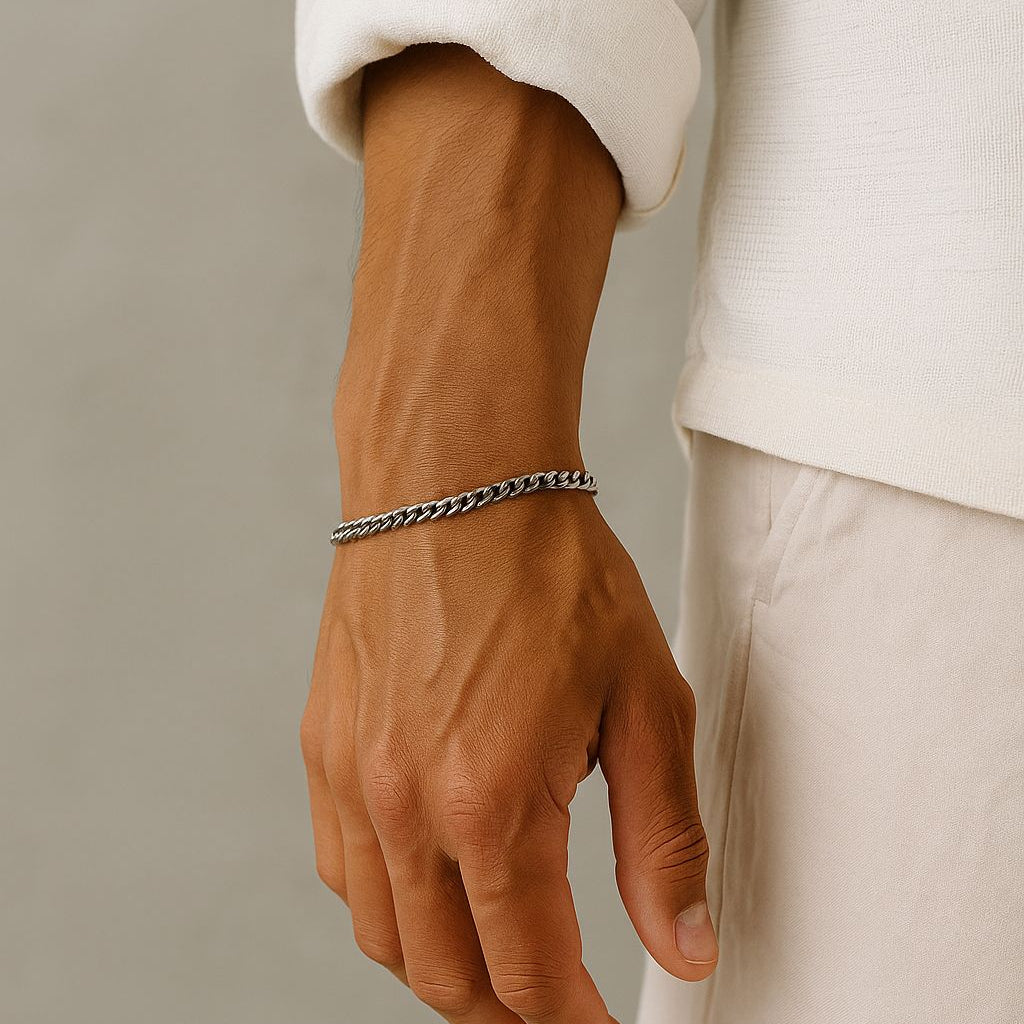 Pulsera Cubana Habana puesta