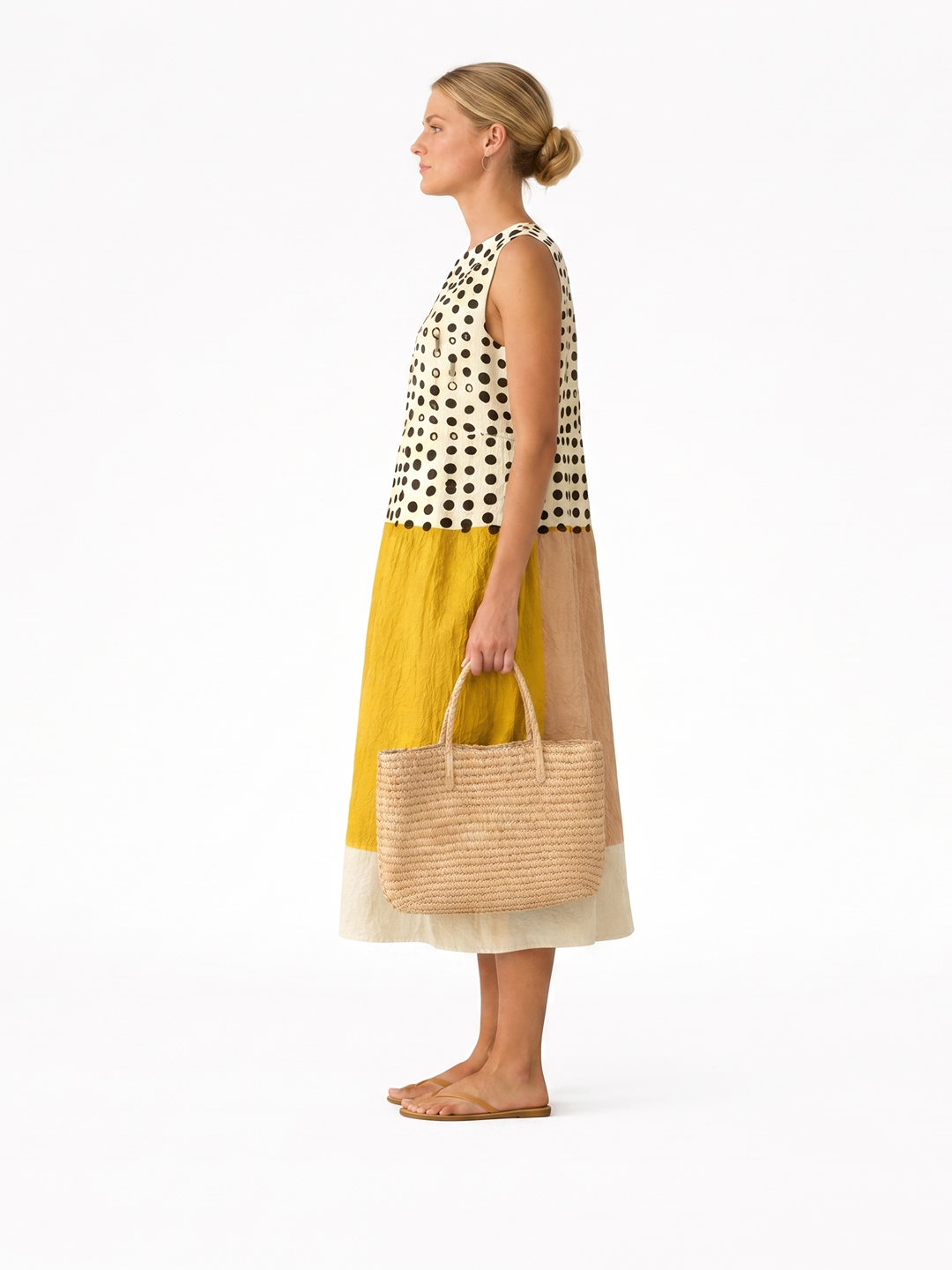 Vestido midi sin mangas con estampado de puntos negros y color bloque mostaza y beige